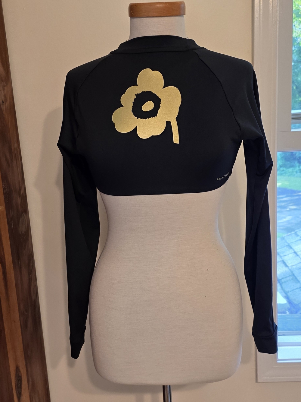 Adidas Marimekko Black Long-Sleeve Crop Shrug with Gold Flower Sz Small Like New